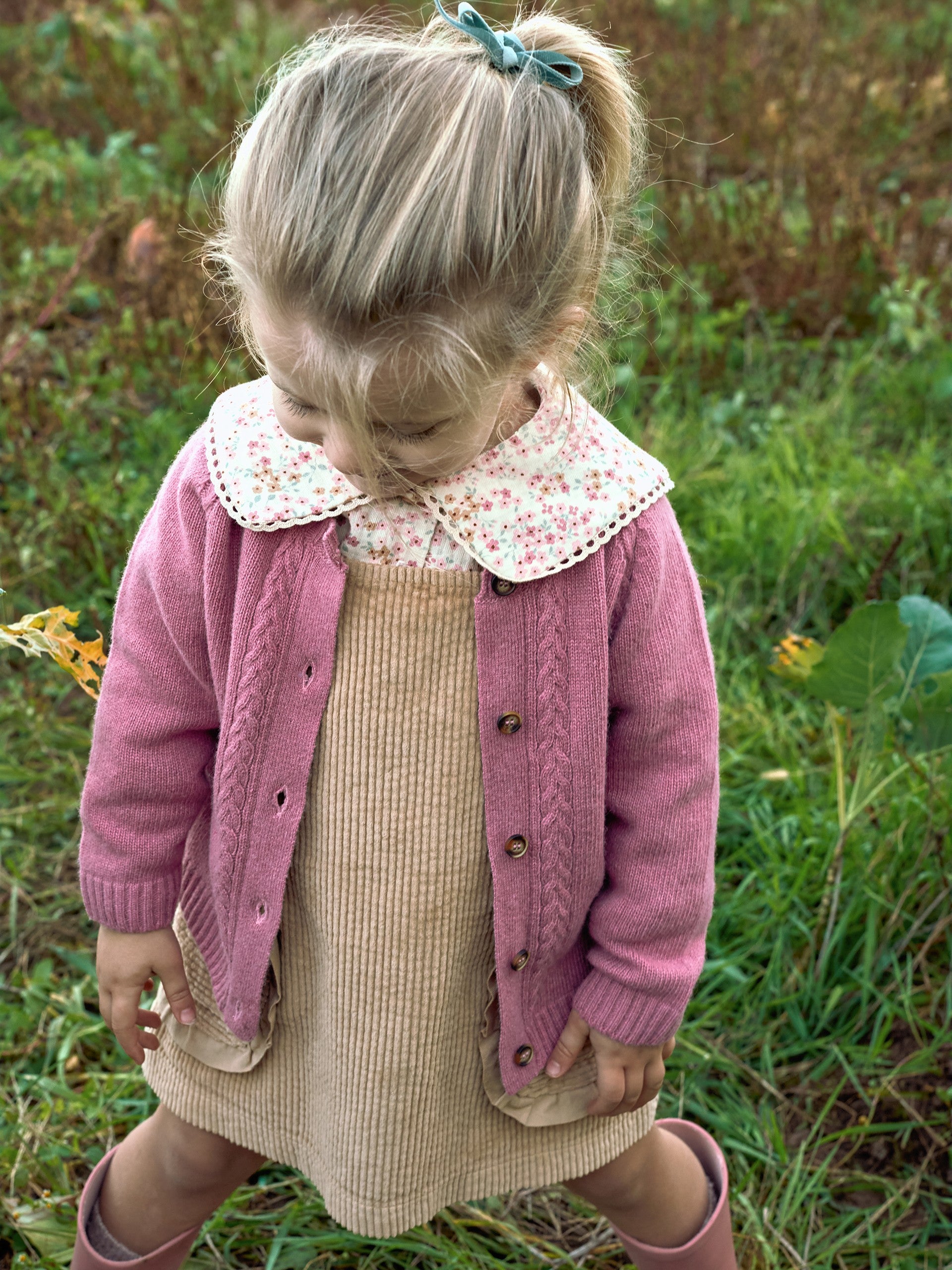 BLOUSE A FLEURS AVEC DETAIL DE DENTELLE SUR LE COL