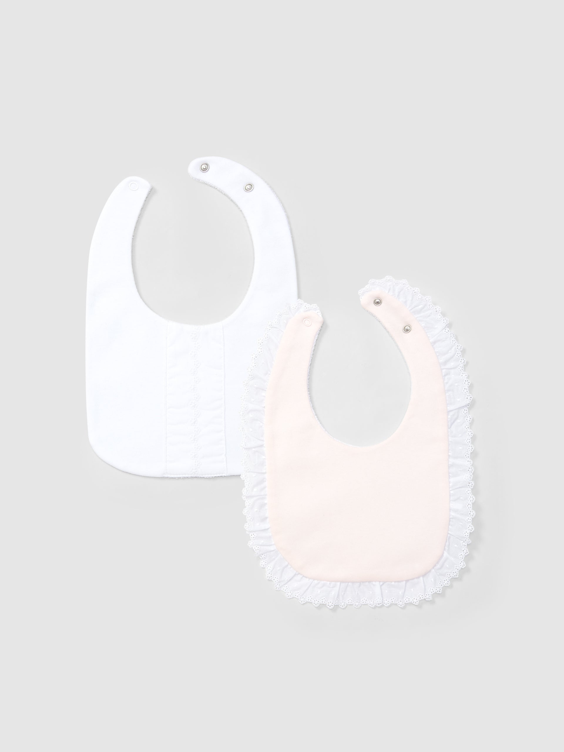 PACK DE DEUX BAVOIRS AVEC BRODERIE DELICATE