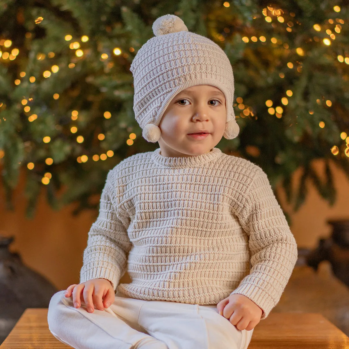 BONNET EN TRICOT AVEC POMPOM
