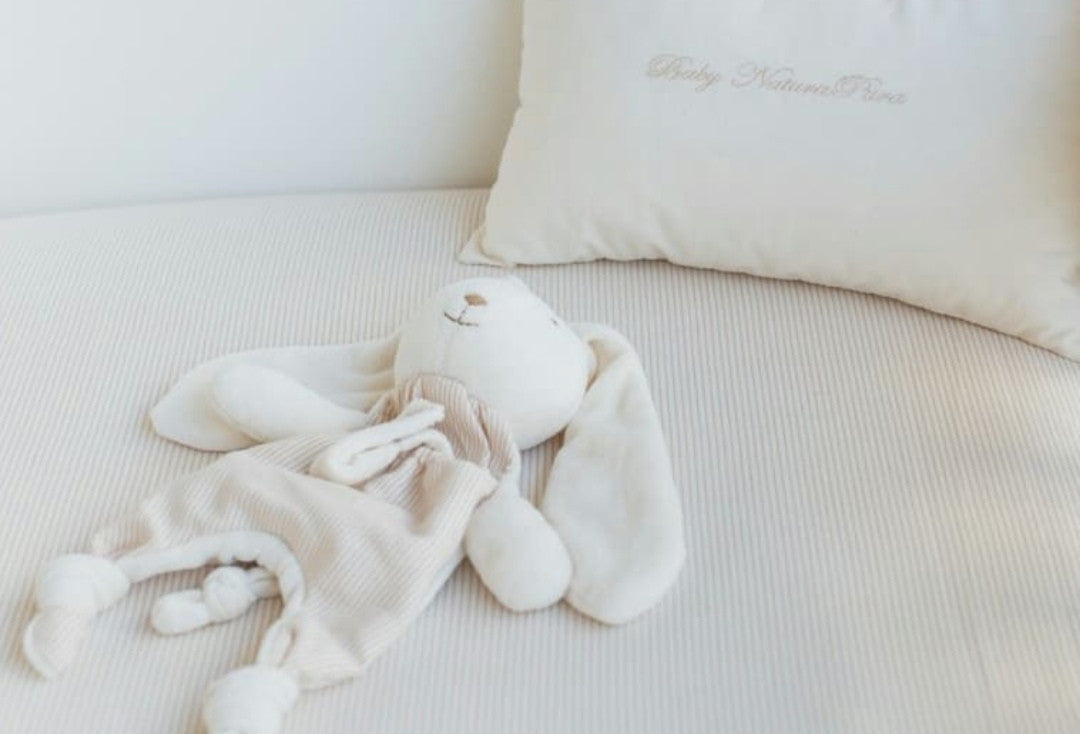 DOUDOU LAPIN AVEC ATTACHE TITINE